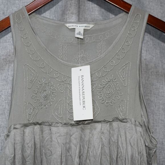 Banana Republic Gray Embroidered Silk Blend Sleeveless Dress Size M NWT - Picture 2 of 4